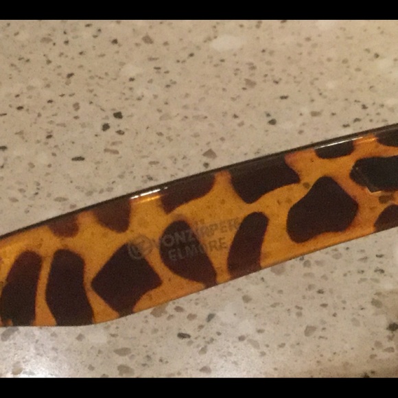 New VonZipper glasses in original box w/ soft case - Picture 3 of 3